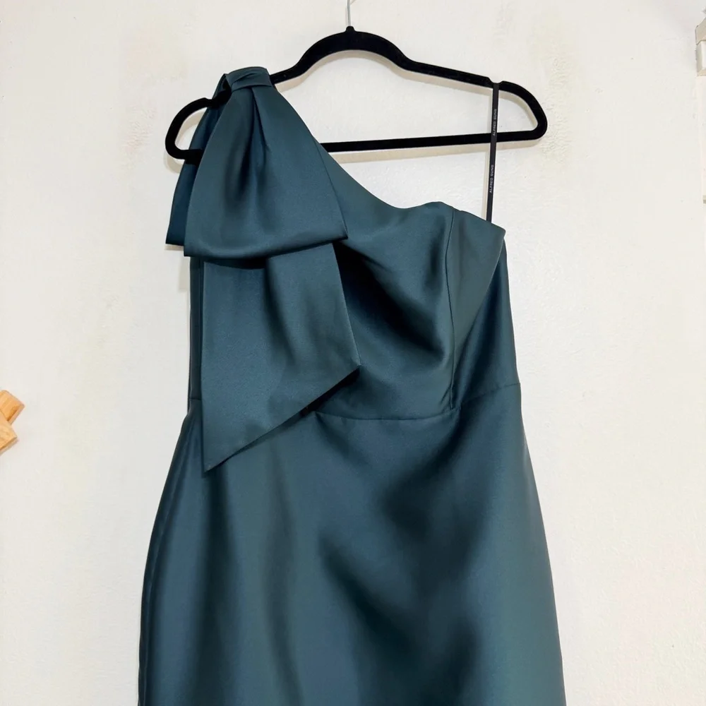 NEW Alfred Sung Style D879 One Shoulder Bow Sateen Gown, Size 14